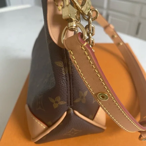 Authentic Louis Vuitton Boulogne PM Handbag - Picture 10 of 12